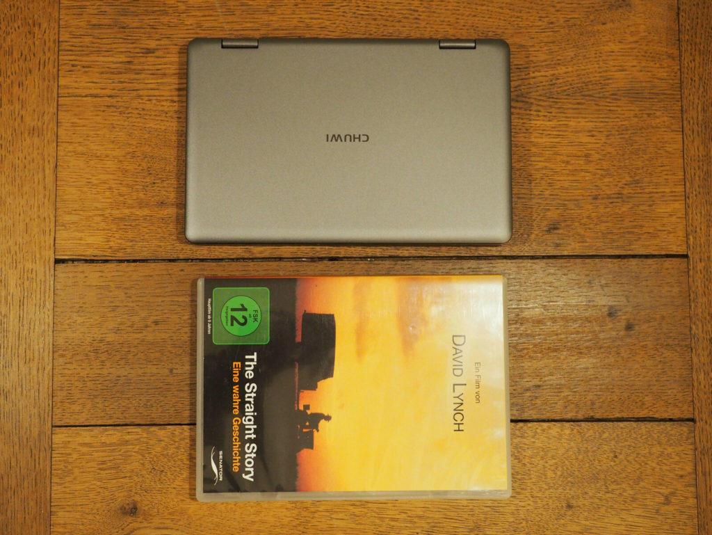 Chuwi Mini Book - im Vergleich mit einer DVD