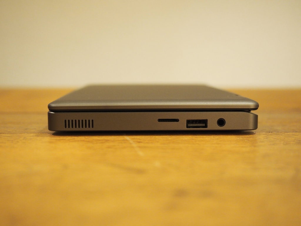 Chuwi Mini Book - rechte Seite