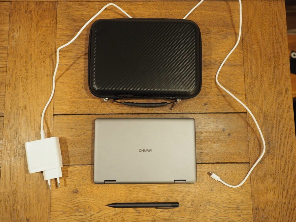 Chuwi Mini Book mit Zubehör