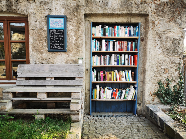 Öffentlicher Bücherschrank in 83373 Tengling