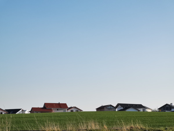 Ein wenig Erde unter viel Himmel