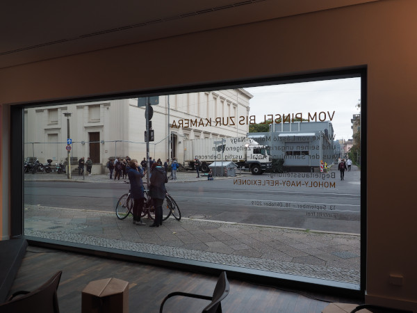 Durchs Fenster, 10117 Berlin