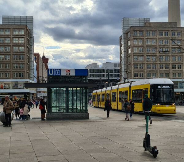 Immer in Bewegung, 10178 Berlin