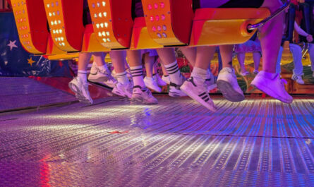 Unnatürlich weiß, 84489 Burghausen – Maiwiesen