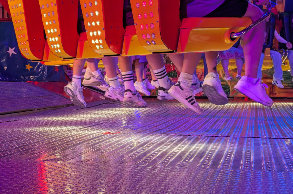 Unnatürlich weiß, 84489 Burghausen – Maiwiesen